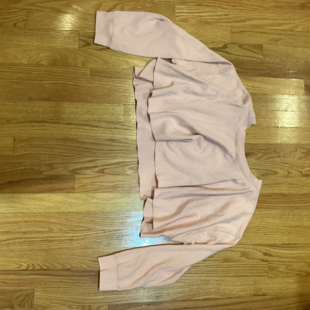 Cropped Light Pink Zara Sweatshirt - Picture 3 of 3